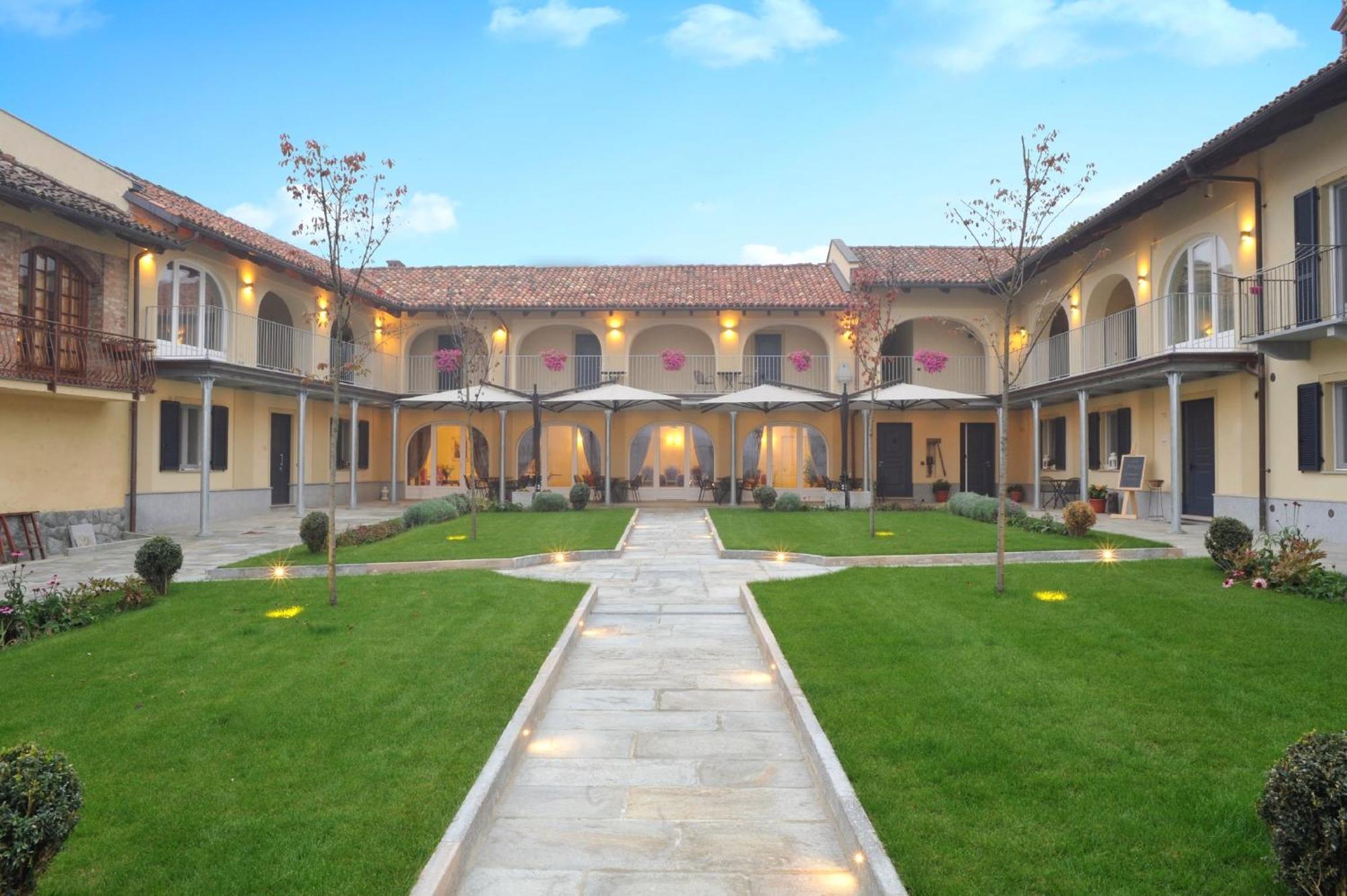 Agriturismo Cascina Varie Castagnito Zewnętrze zdjęcie