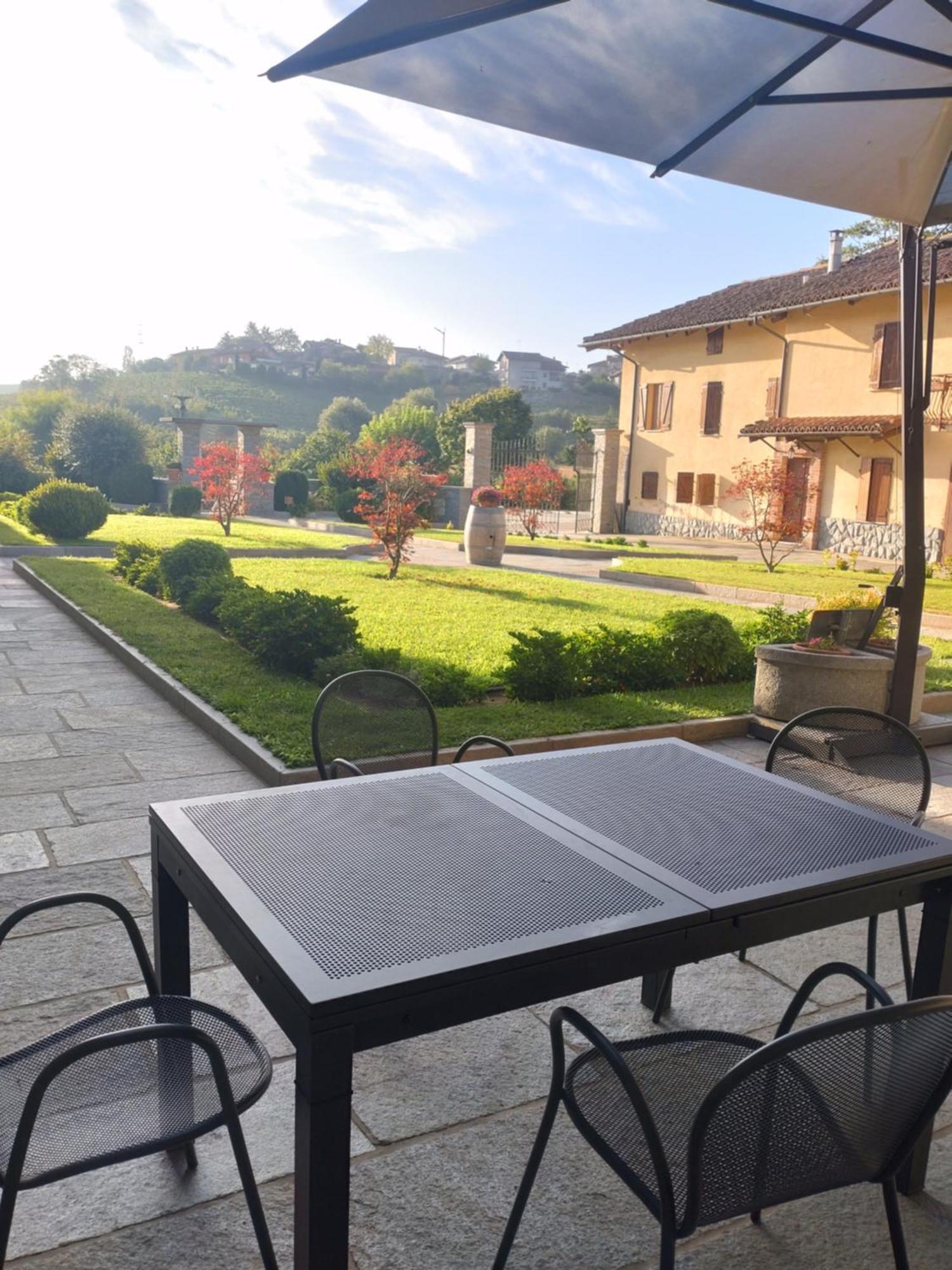 Agriturismo Cascina Varie Castagnito Zewnętrze zdjęcie