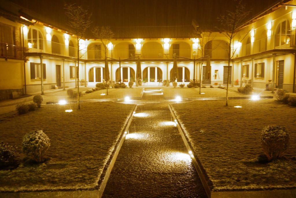 Agriturismo Cascina Varie Castagnito Zewnętrze zdjęcie