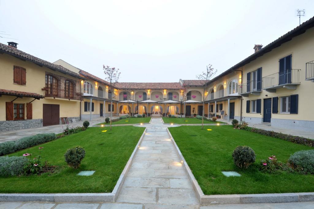 Agriturismo Cascina Varie Castagnito Zewnętrze zdjęcie