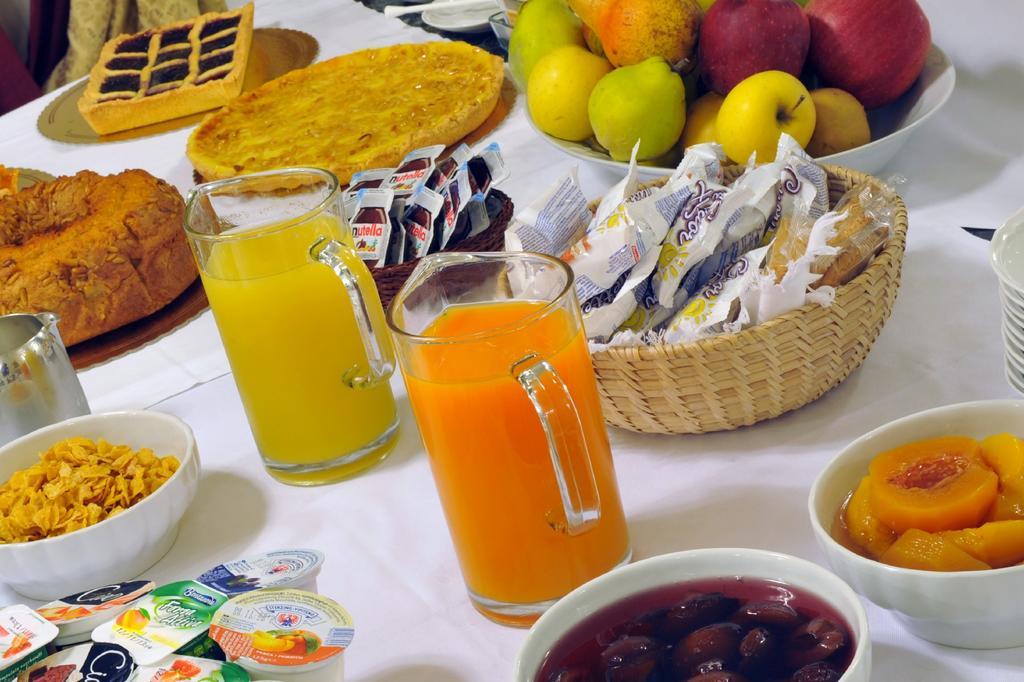 Agriturismo Cascina Varie Castagnito Zewnętrze zdjęcie