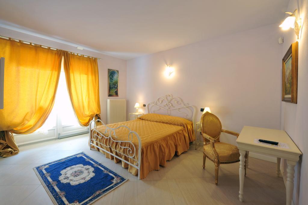 Agriturismo Cascina Varie Castagnito Zewnętrze zdjęcie