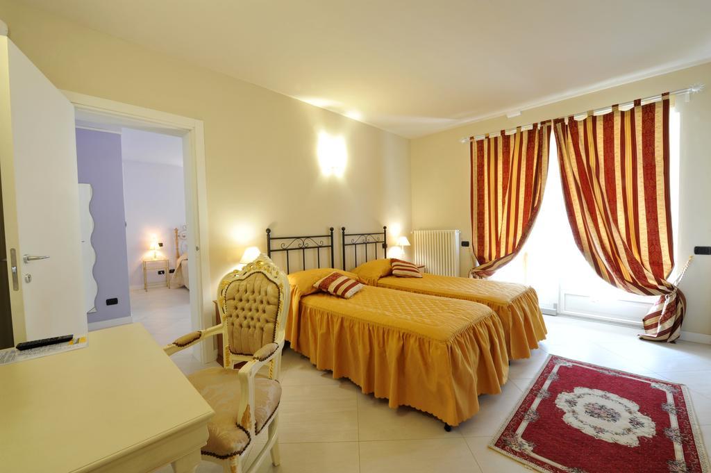 Agriturismo Cascina Varie Castagnito Zewnętrze zdjęcie