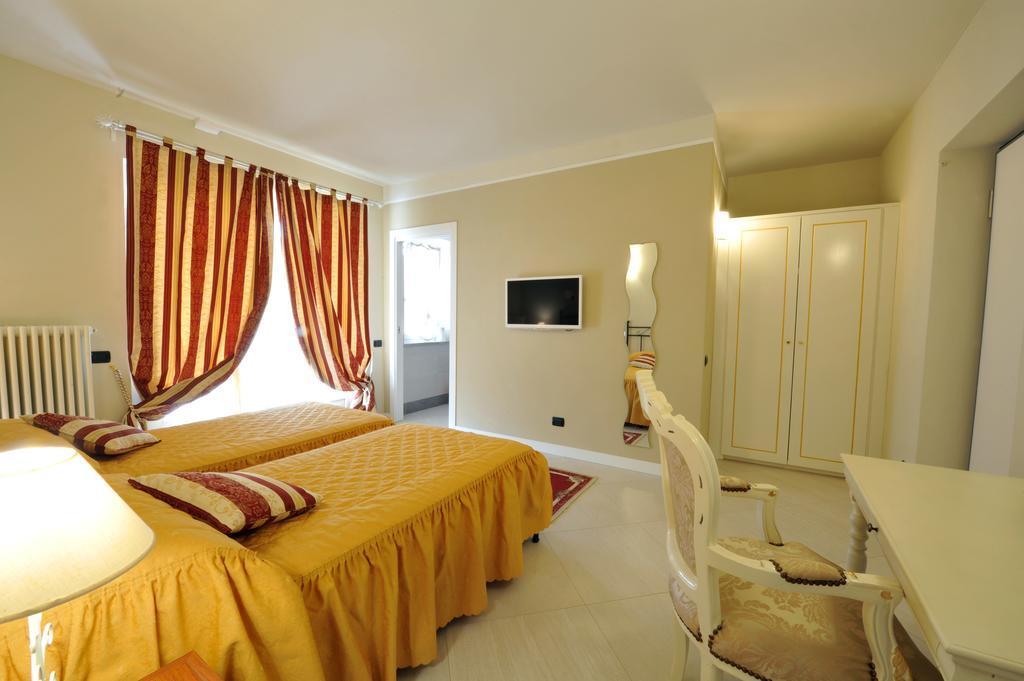 Agriturismo Cascina Varie Castagnito Zewnętrze zdjęcie