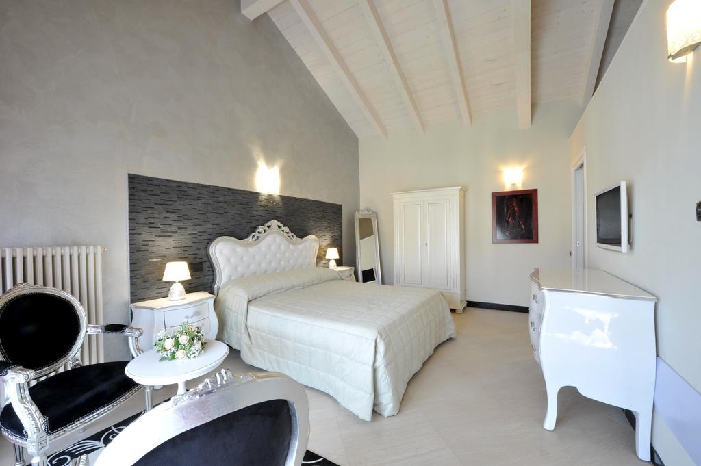 Agriturismo Cascina Varie Castagnito Zewnętrze zdjęcie