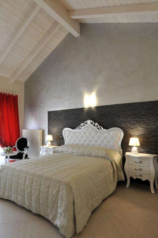 Agriturismo Cascina Varie Castagnito Zewnętrze zdjęcie