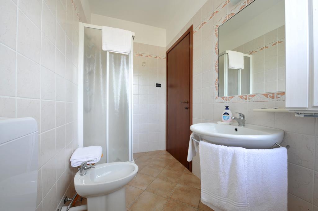 Agriturismo Cascina Varie Castagnito Zewnętrze zdjęcie