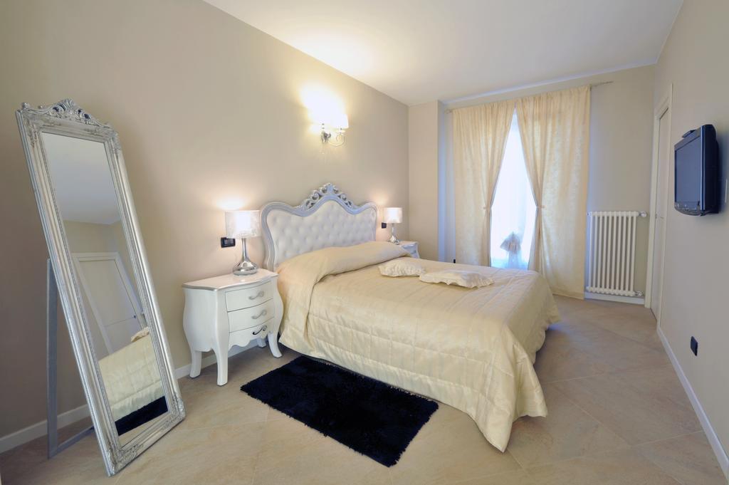 Agriturismo Cascina Varie Castagnito Zewnętrze zdjęcie
