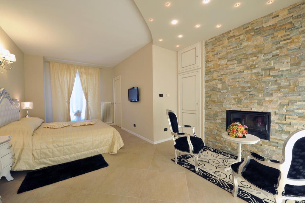 Agriturismo Cascina Varie Castagnito Zewnętrze zdjęcie