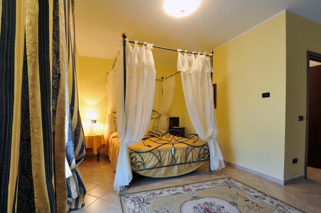 Agriturismo Cascina Varie Castagnito Zewnętrze zdjęcie