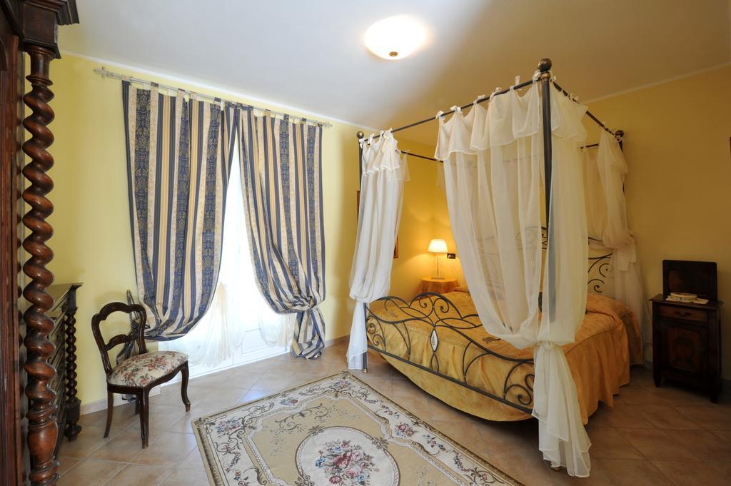 Agriturismo Cascina Varie Castagnito Zewnętrze zdjęcie