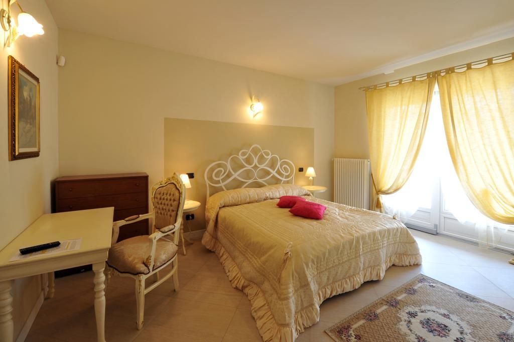Agriturismo Cascina Varie Castagnito Zewnętrze zdjęcie