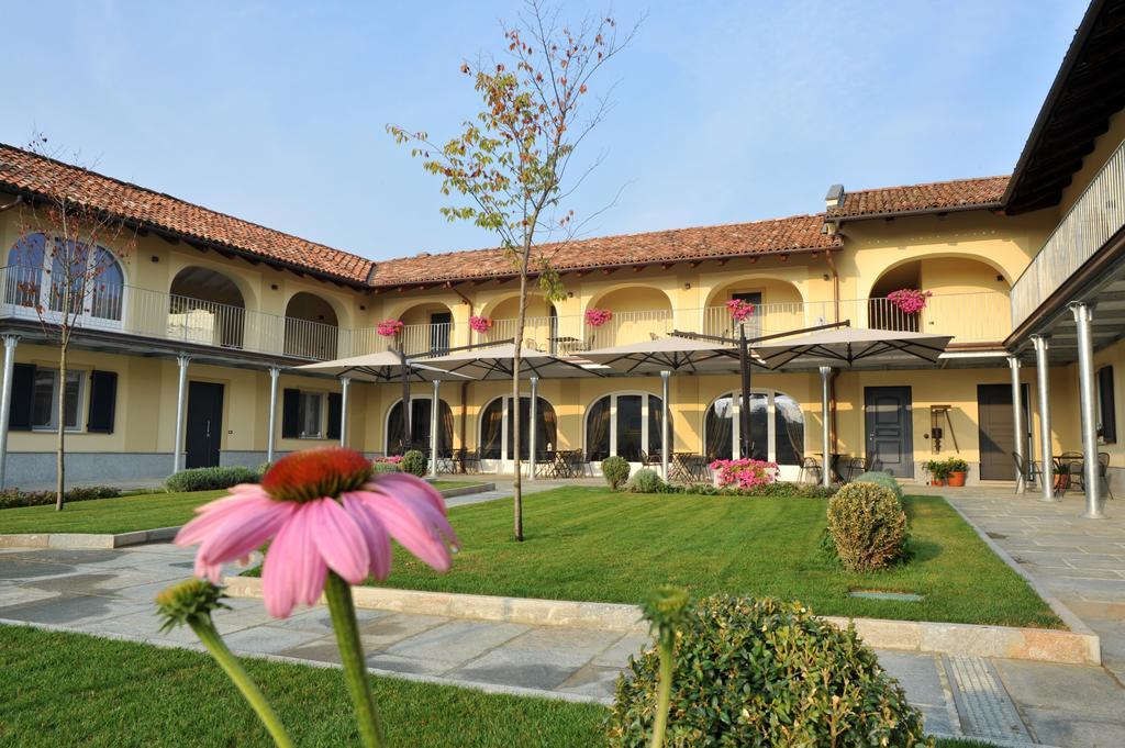 Agriturismo Cascina Varie Castagnito Zewnętrze zdjęcie